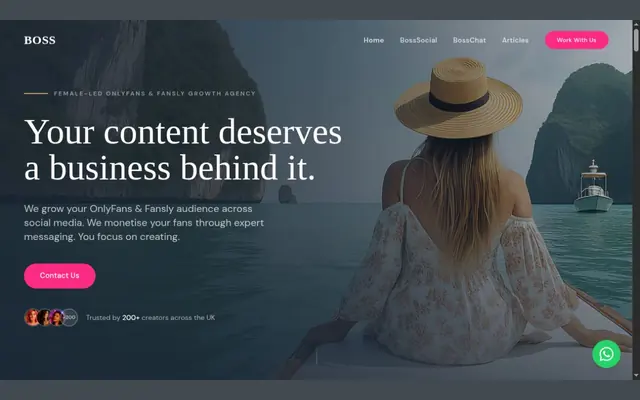 Accueil de Boss Agency avec le titre « Your content deserves a business behind it. », un bouton rose Contact Us et la mention de plus de 200 créatrices au Royaume-Uni, sur la photo d’une femme en chapeau de paille face à la mer